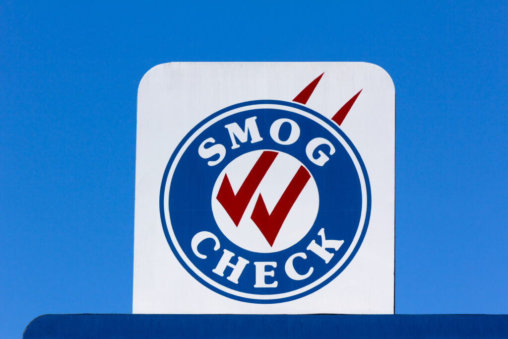 Smog,Check,Sign,At,Automotive,Repair,Shop,In,The,United